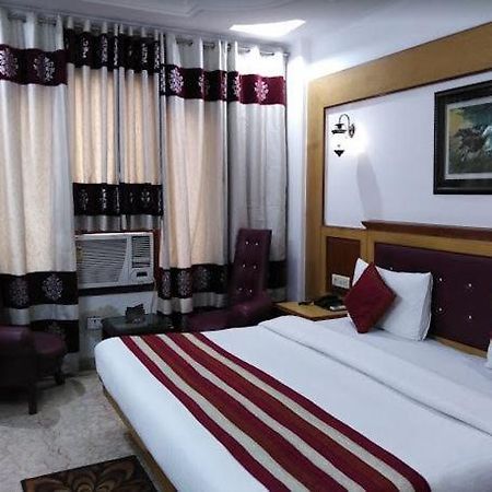 Tjs Royal Hotel Delhi  Dış mekan fotoğraf