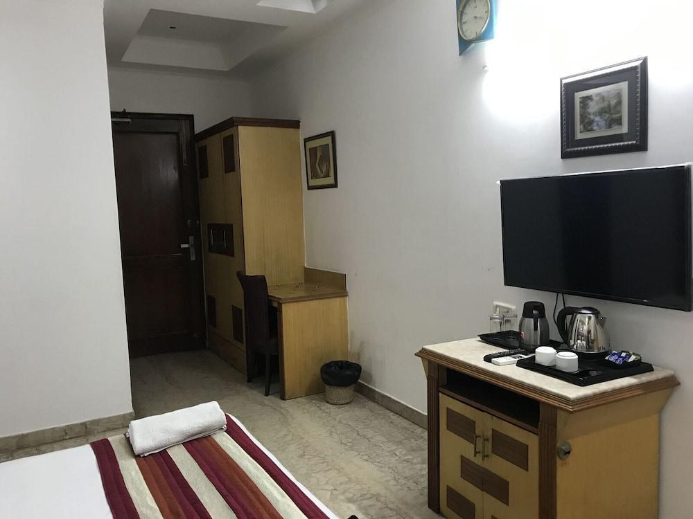 Tjs Royal Hotel Delhi  Dış mekan fotoğraf