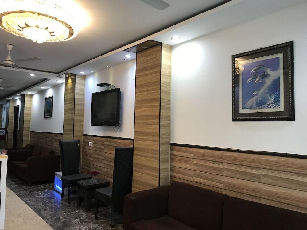Tjs Royal Hotel Delhi  Dış mekan fotoğraf