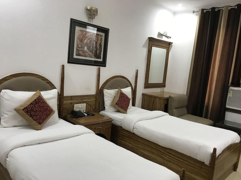 Tjs Royal Hotel Delhi  Dış mekan fotoğraf