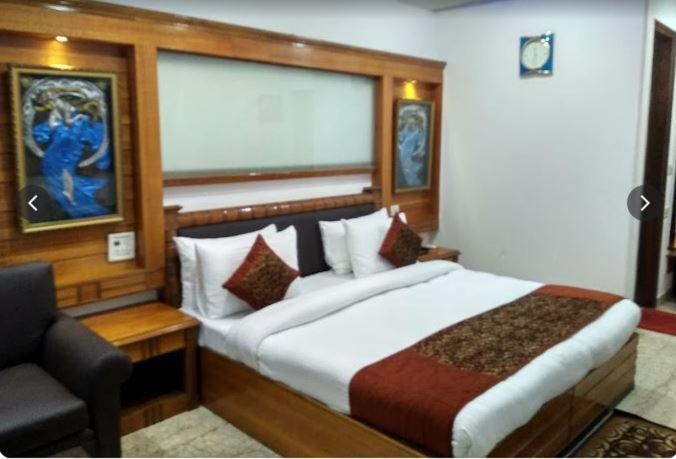 Tjs Royal Hotel Delhi  Dış mekan fotoğraf