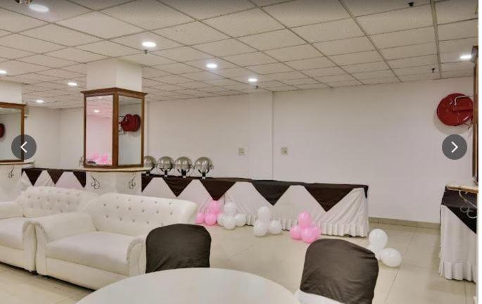 Tjs Royal Hotel Delhi  Dış mekan fotoğraf