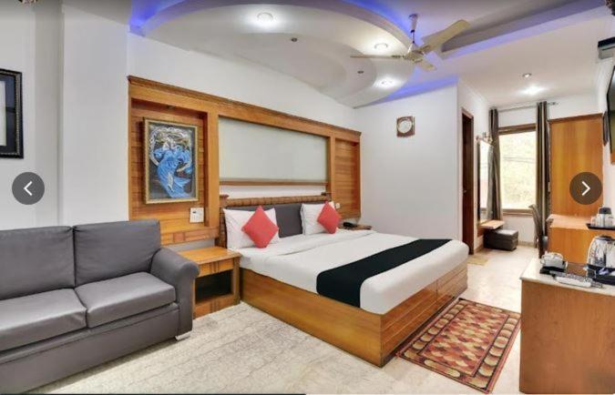 Tjs Royal Hotel Delhi  Dış mekan fotoğraf