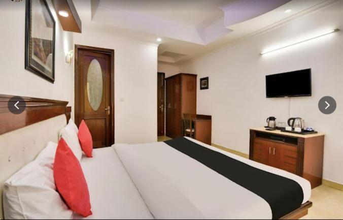 Tjs Royal Hotel Delhi  Dış mekan fotoğraf