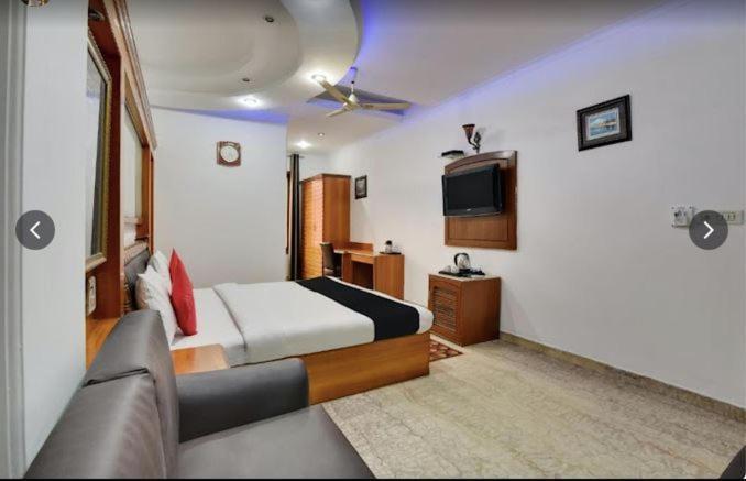 Tjs Royal Hotel Delhi  Dış mekan fotoğraf