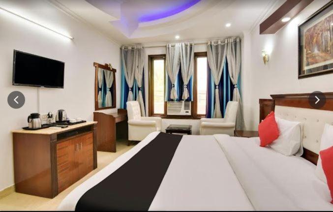 Tjs Royal Hotel Delhi  Dış mekan fotoğraf