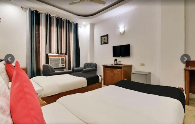 Tjs Royal Hotel Delhi  Dış mekan fotoğraf
